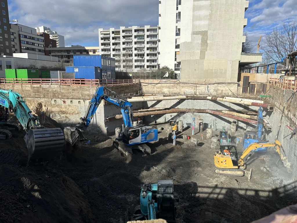 Baustelle im Betonrückbau