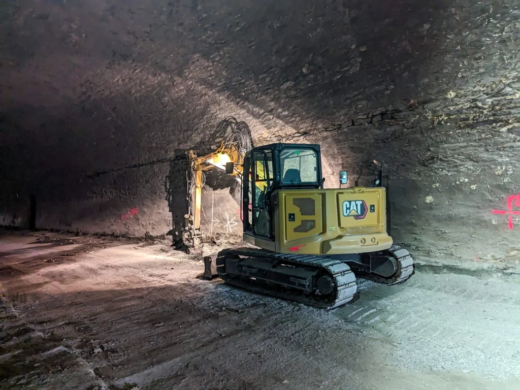 Fräsarbeiten im Tunnelbau von Czwikla Spezialfräsen